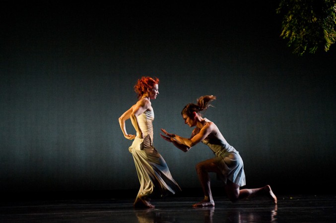Kate Weare Company &quot;Garden&quot; Photo by Christopher Duggan